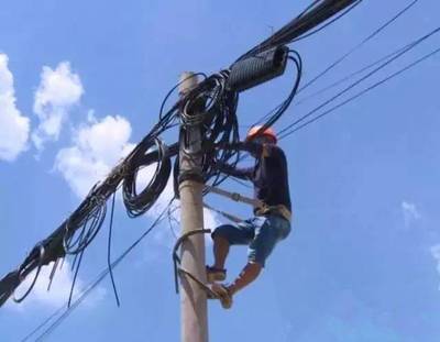 歲月靜好，不過是有人為你負熱前行——湘鄉38℃高溫下的光纜守護者
